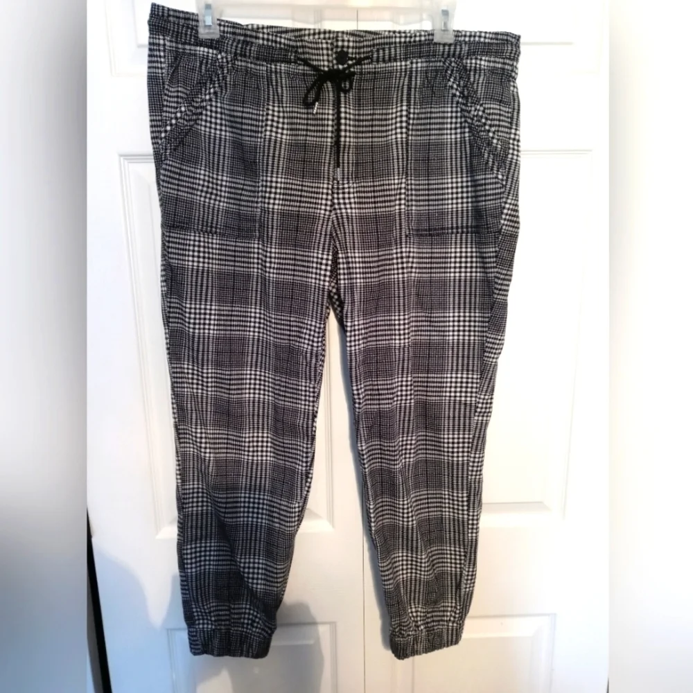 Plus size women's 2XL- 19 plaid pants